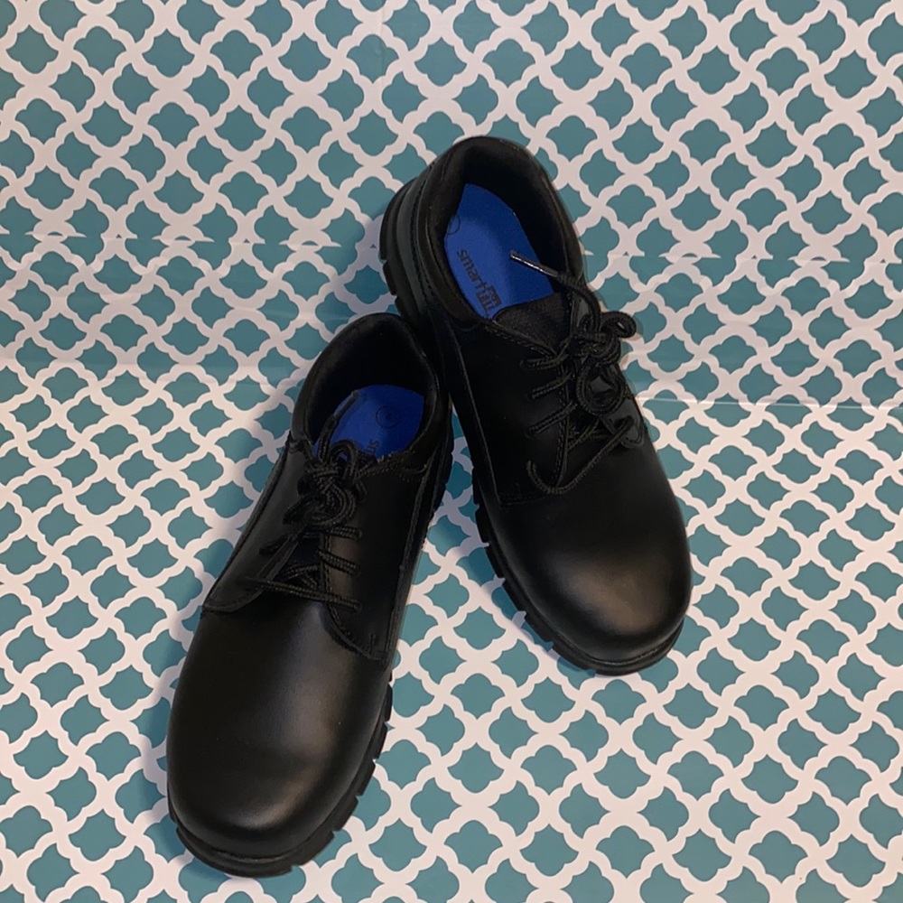 Boys black BTS Oxford dress shoes size 4